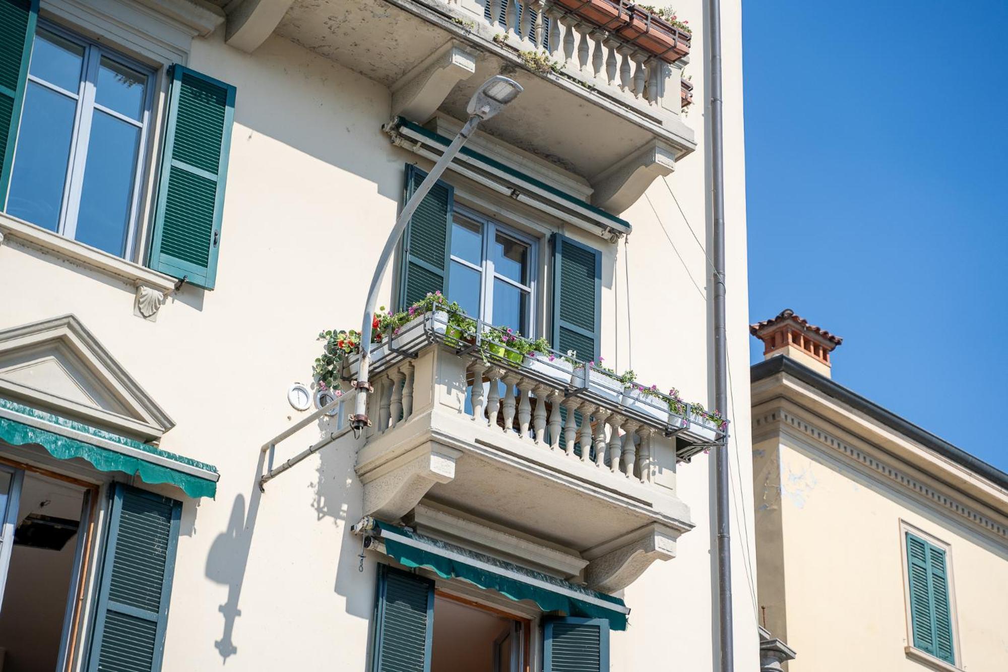 Appartamento Esclusivo Fronte Lago, In Centro A Como Con Garage Εξωτερικό φωτογραφία