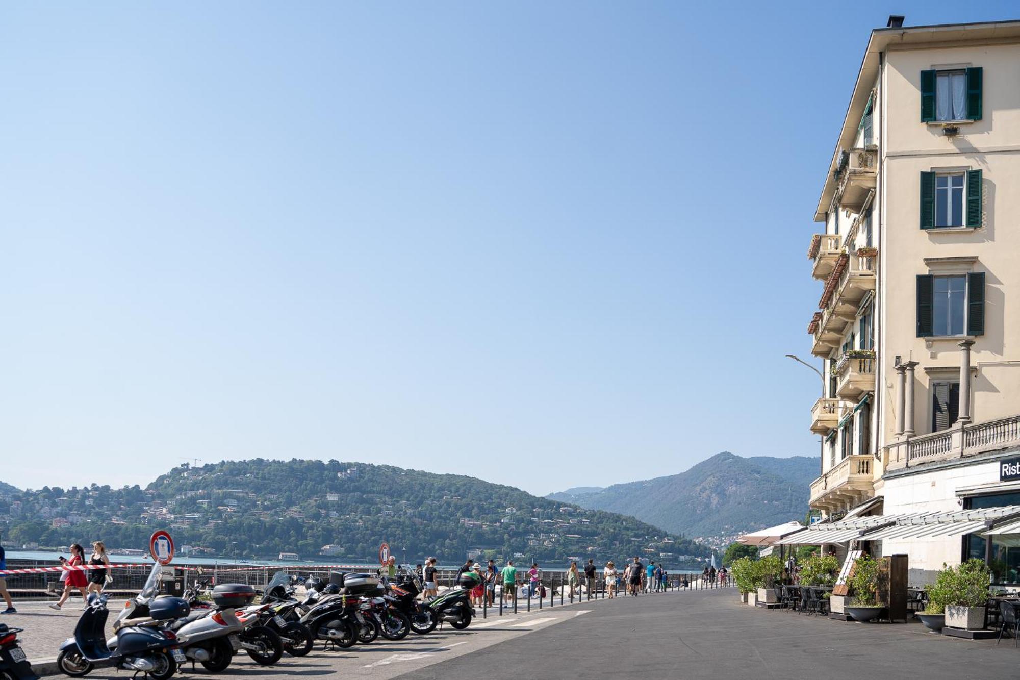 Appartamento Esclusivo Fronte Lago, In Centro A Como Con Garage Εξωτερικό φωτογραφία