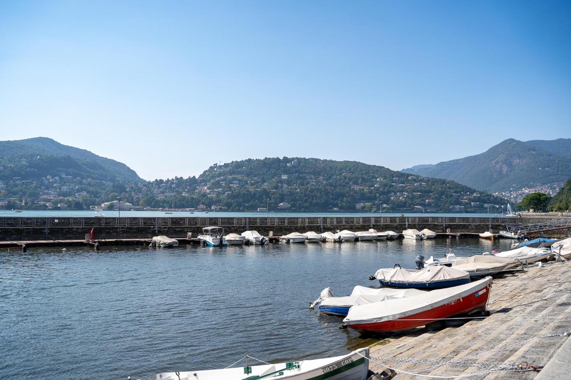 Appartamento Esclusivo Fronte Lago, In Centro A Como Con Garage Εξωτερικό φωτογραφία